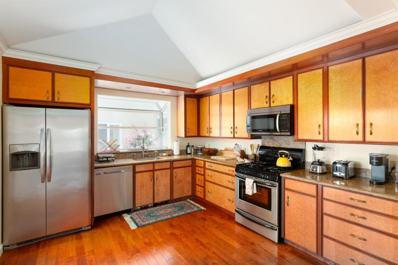 Spacious Renovated Petaluma Home- Pool Table, Fire Pit, Parking المظهر الخارجي الصورة